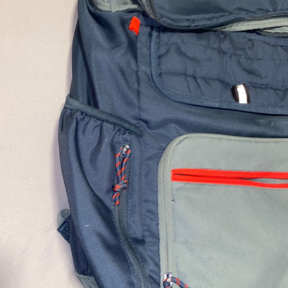 Backpack - Picture 2 of 8